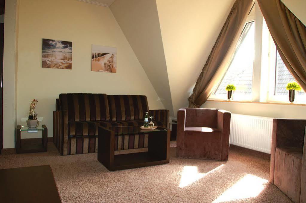 Hotel Am Markt Nordenham Exterior foto